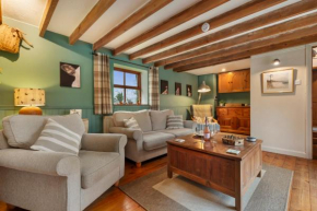 Foxes Walk - Rural Views Rustic Charm